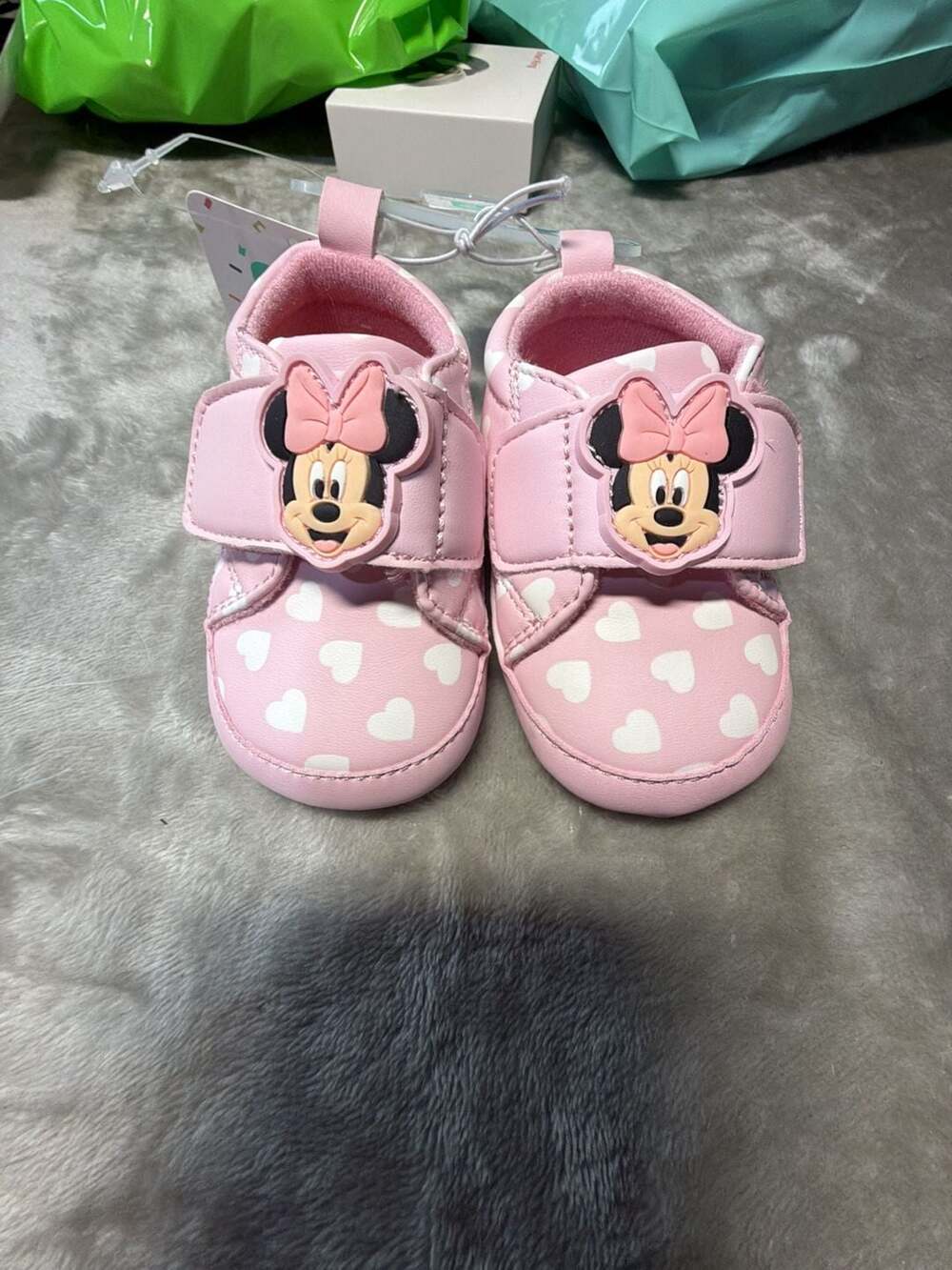 Disney Baby Minnie Mouse Pink Heart Print Crib Sneakers